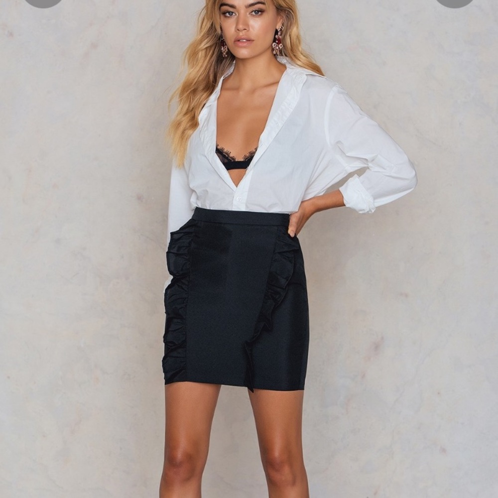 Like New Na-kd Party Two Side Frill Skirt Size 38 EU